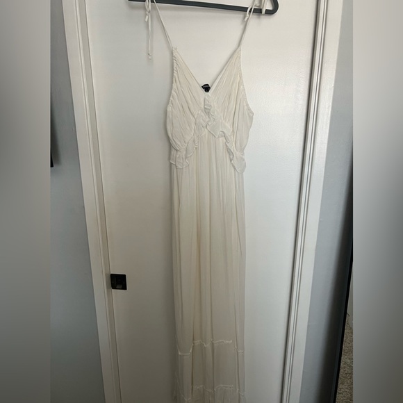 Davy Ruffle Detail Maxi - Picture 2 of 4